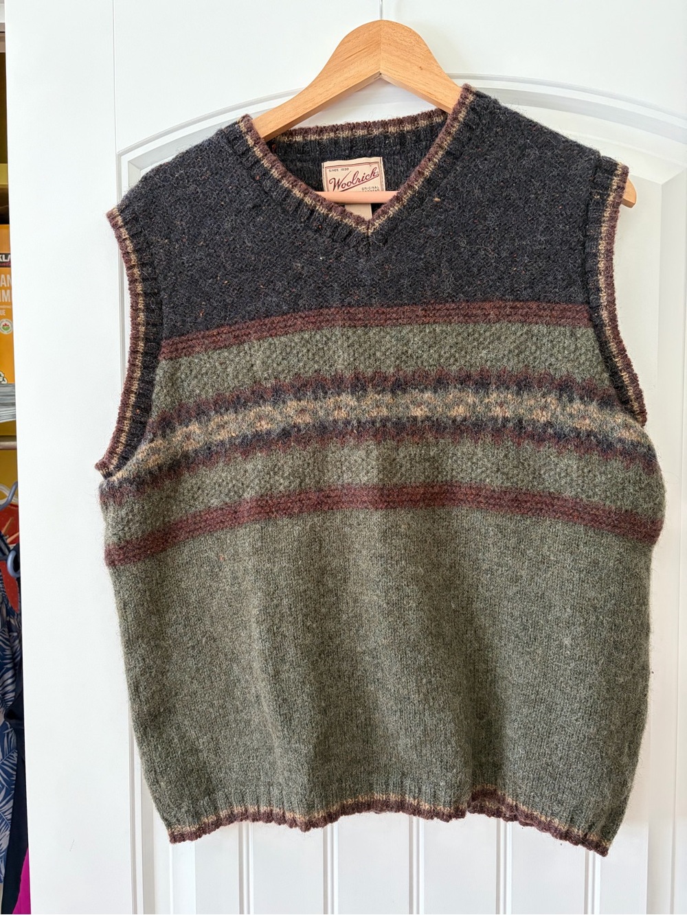 Vintage Woolrich Greyish Green Patterned Wool Sweater Vest Size M